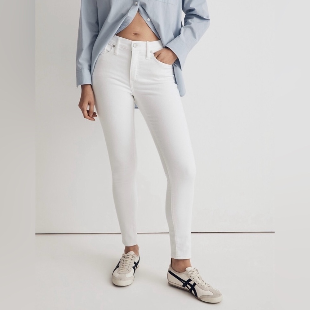 9" Mid-Rise Skinny Crop Jeans in Pure White - used